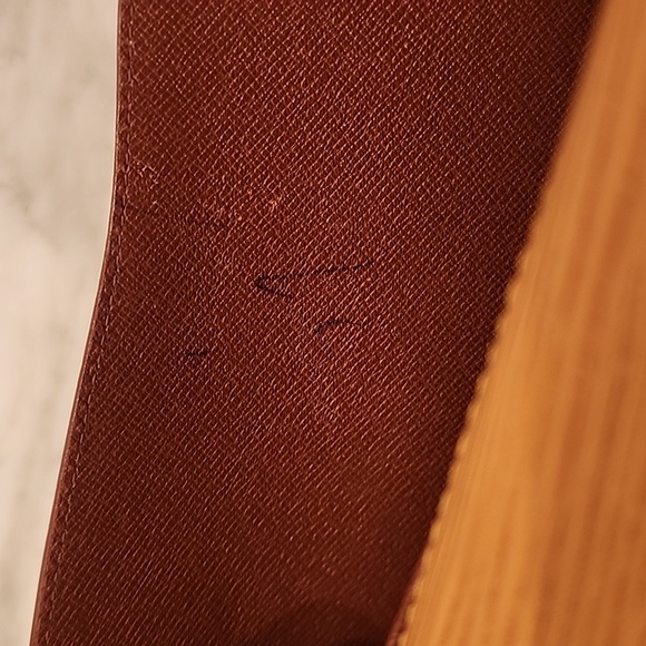 Louis Vuitton Epi Art Deco Clutch - Picture 5 of 8